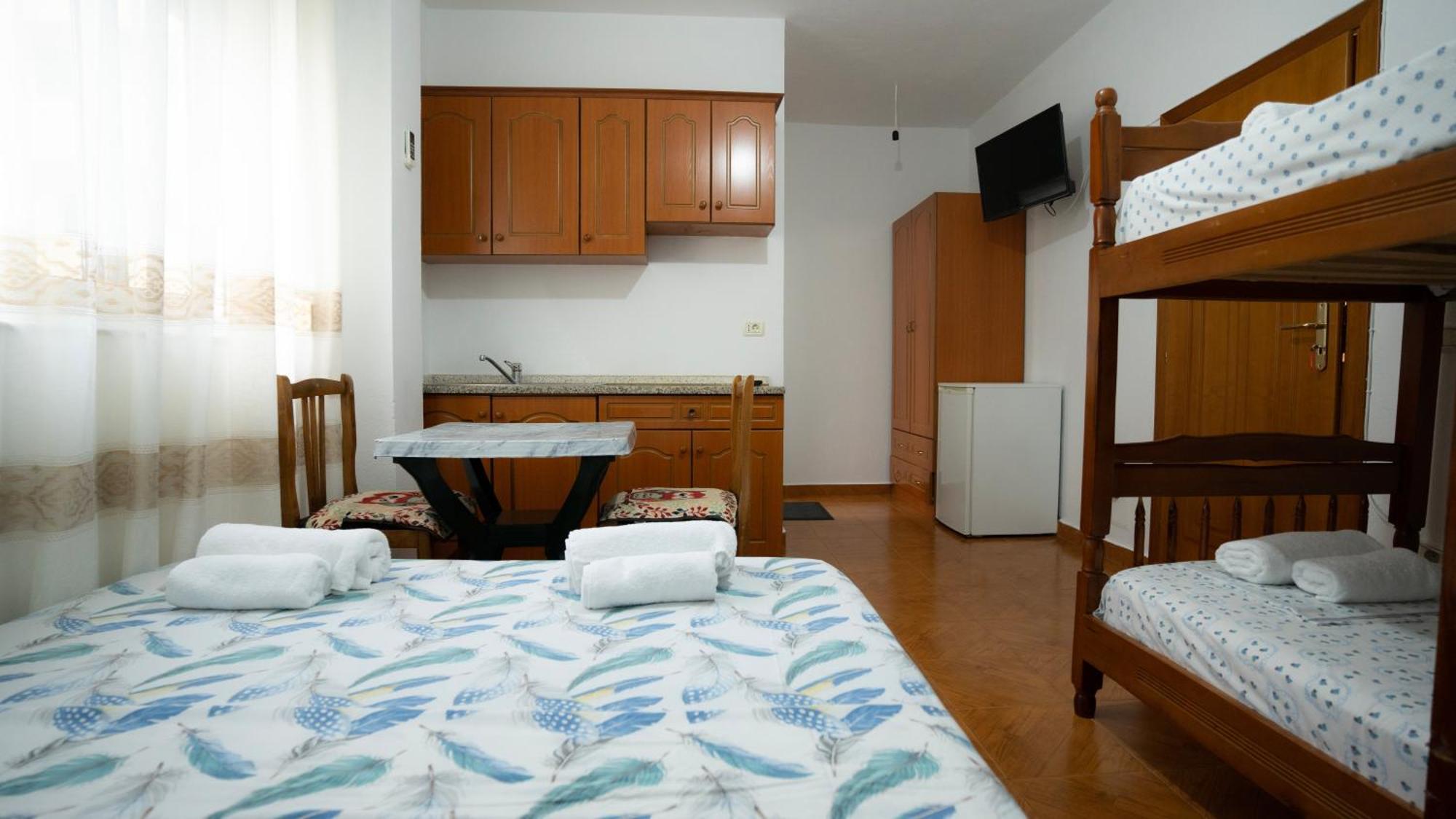 Vila Gjeci Habitación en casa particular *