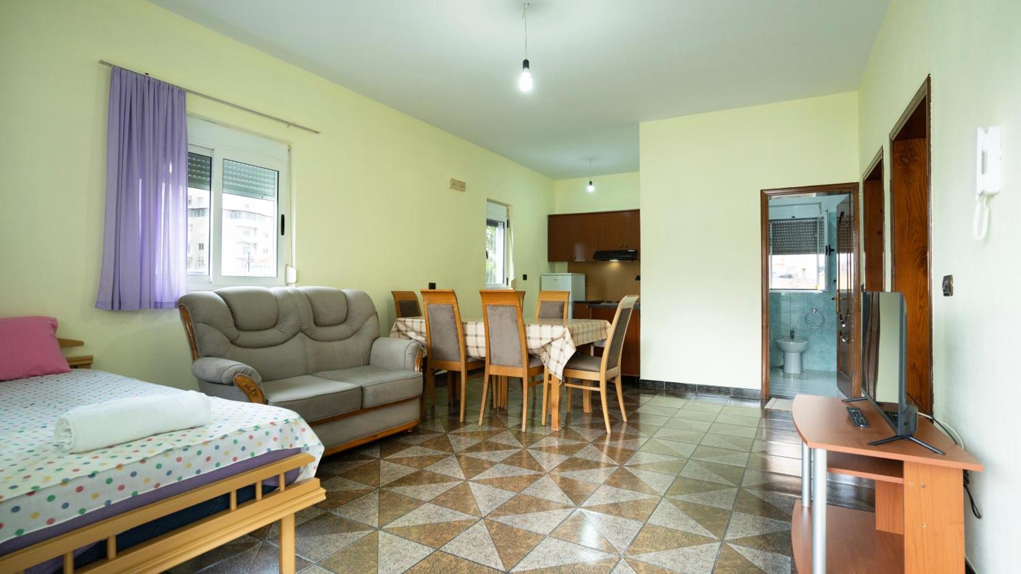Vila Gjeci Habitación en casa particular *